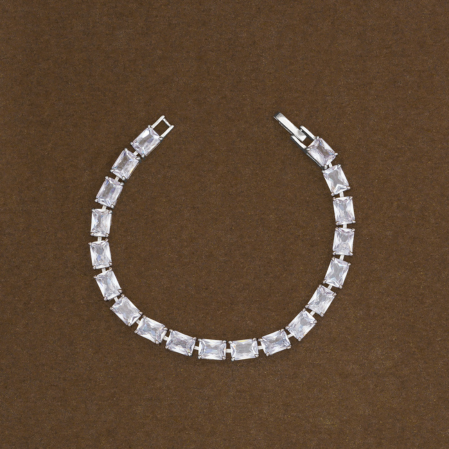 Hiraola's Product Image