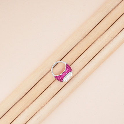 Hiraola's Product Image