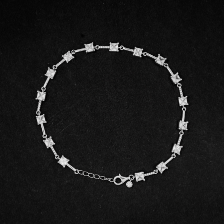 Hiraola's Product Image