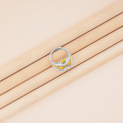 Hiraola's Product Image