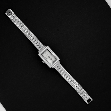 Hiraola's Product Image