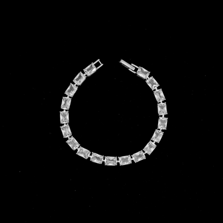 Hiraola's Product Image