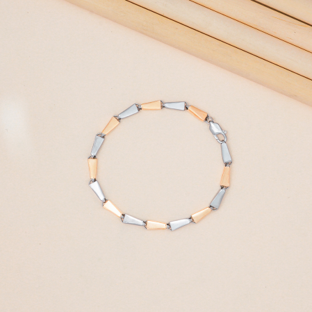 Hiraola's Product Image