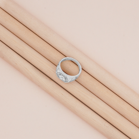 Hiraola's Product Image